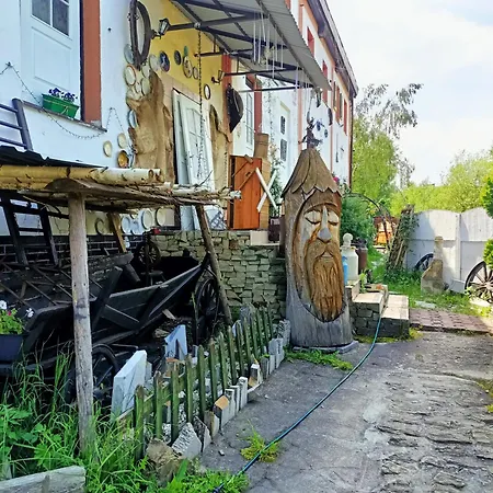 Хостел Apollo Hostel Pokoje 2-5 Osobowe Szklary-Huta26 Зомбковице-Слёнске