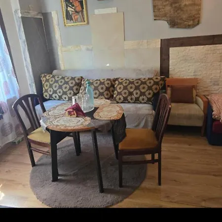 Хостел Apollo Hostel Pokoje 2-5 Osobowe Szklary-Huta26 Зомбковице-Слёнске