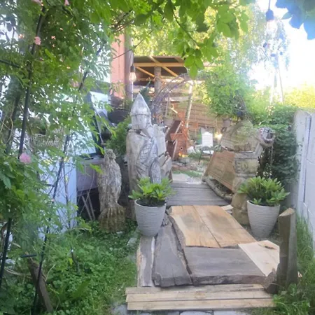 Apollo Hostel Pokoje 2-5 Osobowe Szklary-Huta26 Зомбковице-Слёнске