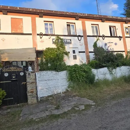 Apollo Hostel Pokoje 2-5 Osobowe Szklary-Huta26 Хостел
