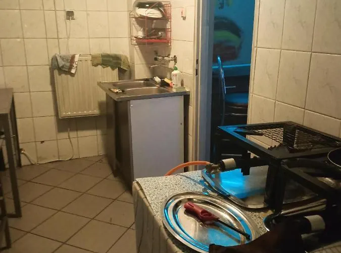 Vandrerhjem Apollo 4 Osobowy Szklary-huta26 Zabkowice Slaskie